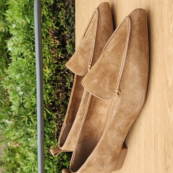 Bella Vita Alessi Tan Suede Leather Flats Size 8 - Picture 3 of 12